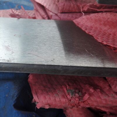 ASTM 276 TP316L Barra plana de acero inoxidable tirada en frío 8 0*10*6000mm con línea de pelo