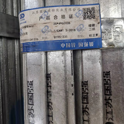 Barra plana galvanizada sumergida caliente S235jr A36 del acero de carbono el 12m para el material de construcción