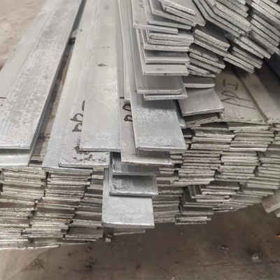 Barra plana galvanizada sumergida caliente S235jr A36 del acero de carbono el 12m para el material de construcción